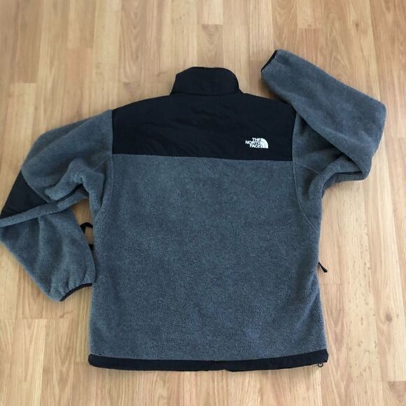 THE NORTH FACE Polartec Breast Cancer  1/4 Zip Gray/Black Fleece Pullover - Picture 9 of 9